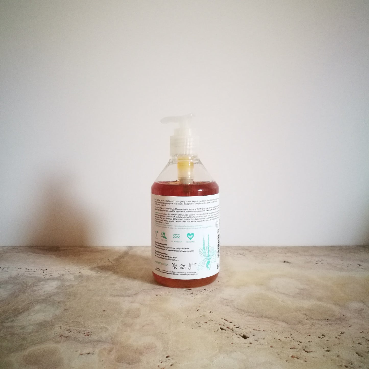 Shampoing pour cheveux normaux Plantago Garden. Magnolia et agrumes.