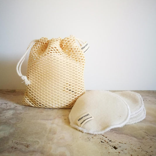 5 disques démaquillants lavables avec filet de rangement en coton bio.
