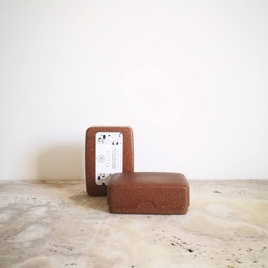 Boîte à savon et cosmétique solide en bois liquide 100% biodégradable.