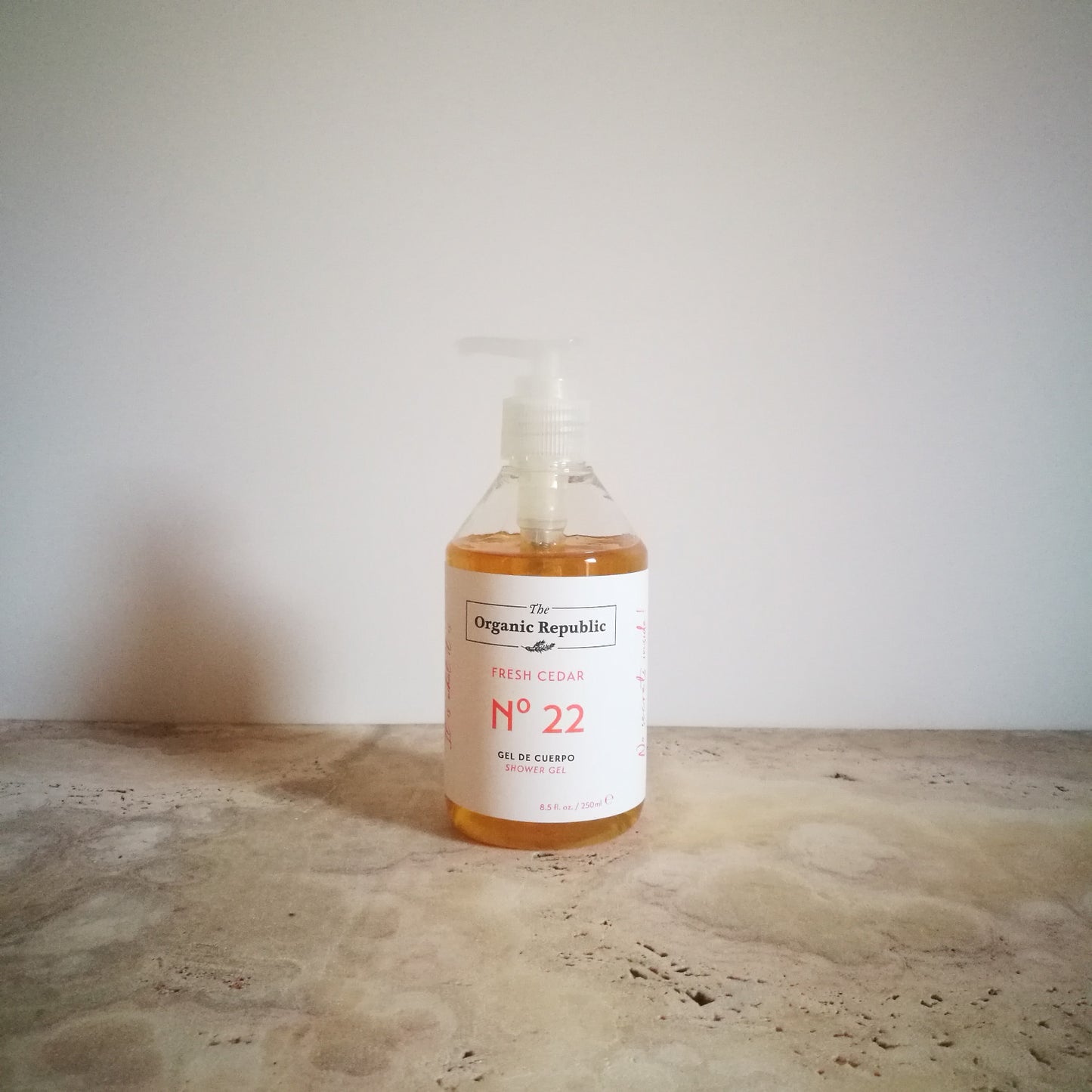 Gel douche naturel Fresh Cedar. Cèdre et agrumes.