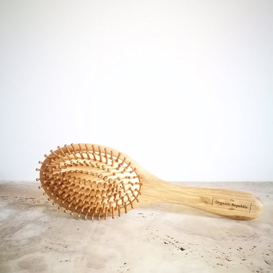 Brosse à cheveux en bambou Moso et caoutchouc naturel.